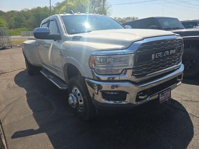 2022 RAM 3500 Limited 4x4 Crew Cab 8' Box