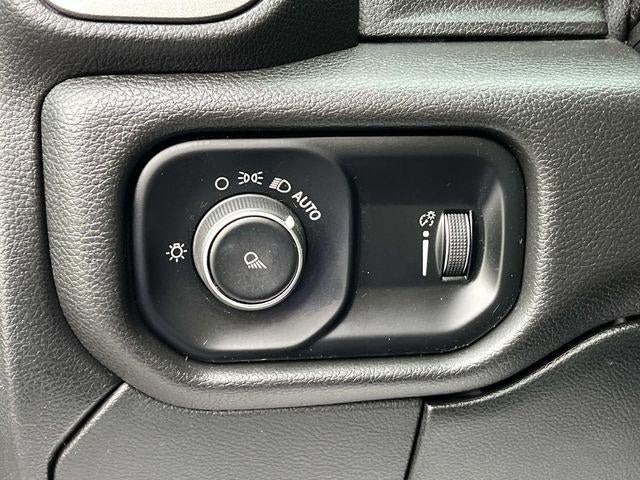 2021 RAM 2500 Tradesman 4x4 Crew Cab 6'4" Box