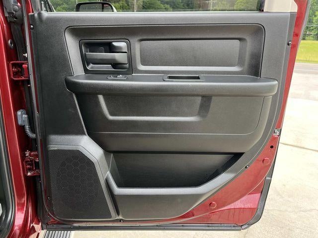 2018 RAM 2500 Tradesman 4x4 Crew Cab 6'4" Box