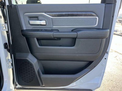 2022 RAM 2500 Big Horn 4x4 Crew Cab 6'4" Box
