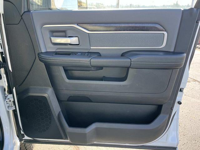 2022 RAM 2500 Big Horn 4x4 Crew Cab 6'4" Box