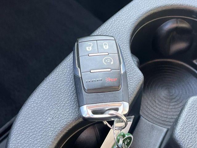 2022 RAM 2500 Big Horn 4x4 Crew Cab 6'4" Box