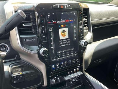 2020 RAM 2500 Laramie 4x4 Crew Cab 6'4" Box
