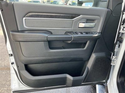 2023 RAM 4500 Chassis Cab SLT 4x4 Crew Cab 60" CA 173.4" WB