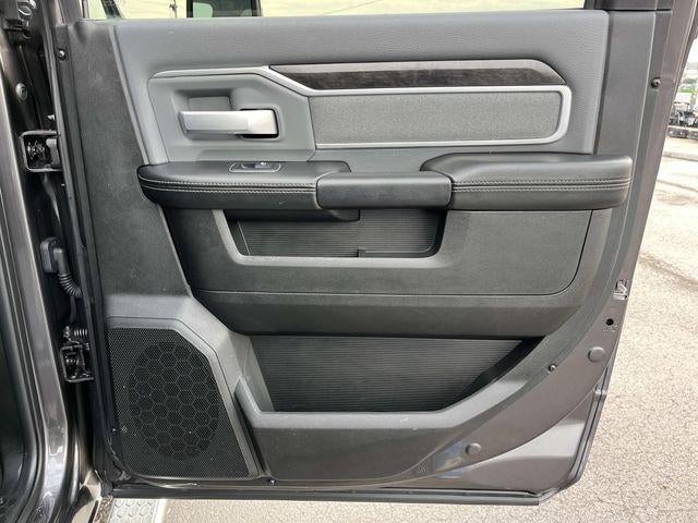 2023 RAM 4500 Chassis Cab SLT 4x4 Crew Cab 60" CA 173.4" WB