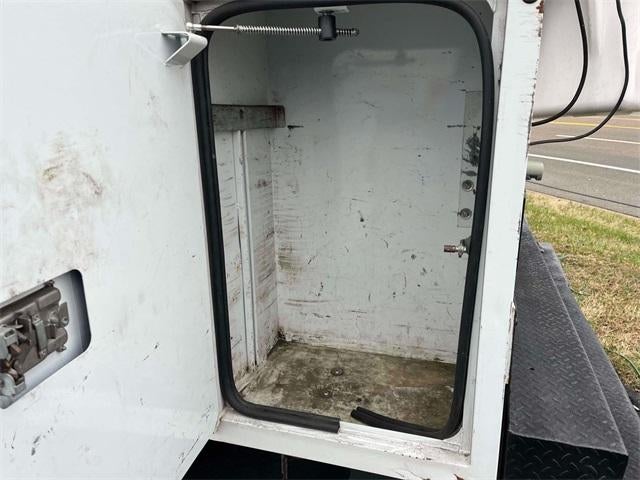 2017 RAM 5500 Chassis Cab Tradesman 4x2 Reg Cab 84" CA 168.5" WB