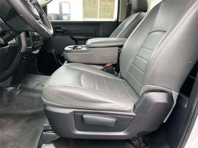 2017 RAM 5500 Chassis Cab Tradesman 4x2 Reg Cab 84" CA 168.5" WB