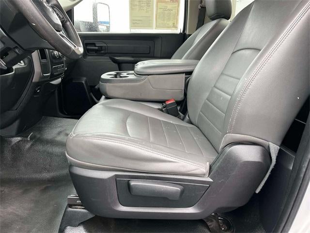 2017 RAM 5500 Chassis Cab Tradesman 4x2 Reg Cab 84" CA 168.5" WB