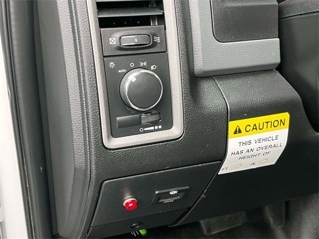 2017 RAM 5500 Chassis Cab Tradesman 4x2 Reg Cab 84" CA 168.5" WB