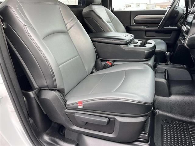 2021 RAM 5500 Chassis Cab Tradesman 4x4 Reg Cab 60" CA 144.5" WB