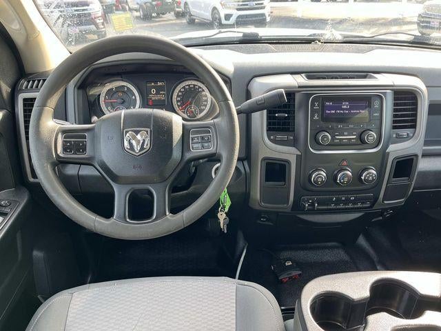 2014 RAM 3500 2WD Crew Cab 172" WB 60" CA Tradesman