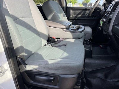 2014 RAM 3500 2WD Crew Cab 172" WB 60" CA Tradesman