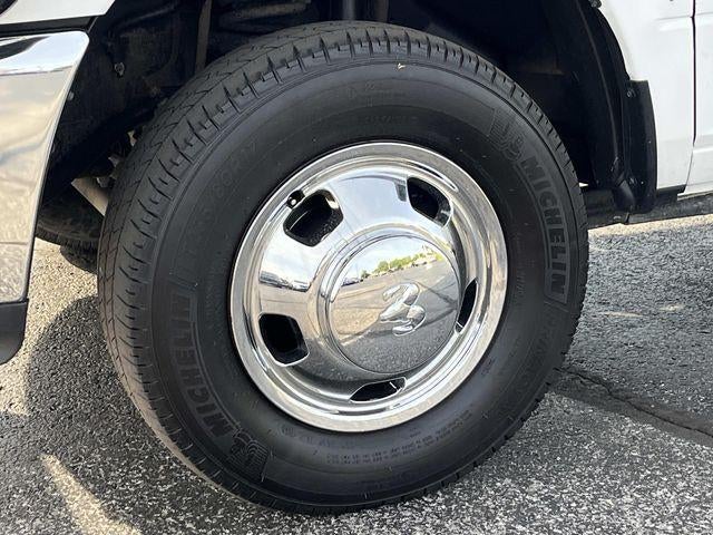 2014 RAM 3500 2WD Crew Cab 172" WB 60" CA Tradesman
