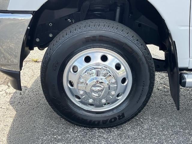2025 RAM 3500 Chassis Cab Tradesman 4WD Reg Cab 60" CA 143.5" WB