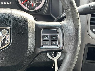 2018 RAM 3500 Chassis Cab Tradesman 4WD Crew Cab 60" CA 172.4" WB