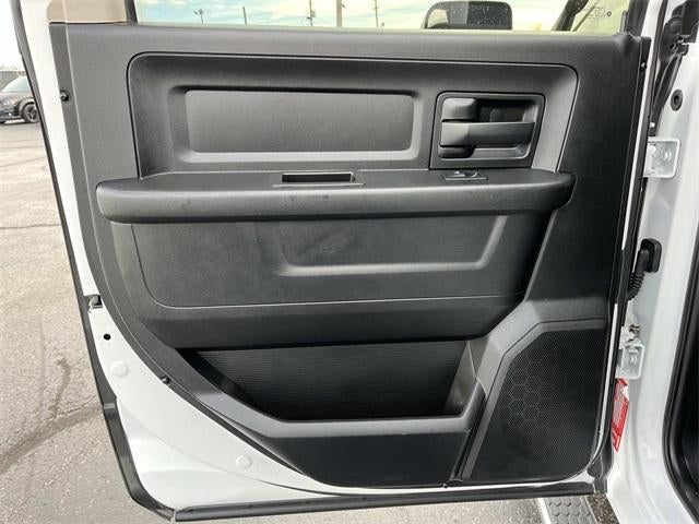 2018 RAM 3500 Chassis Cab Tradesman 4WD Crew Cab 60" CA 172.4" WB