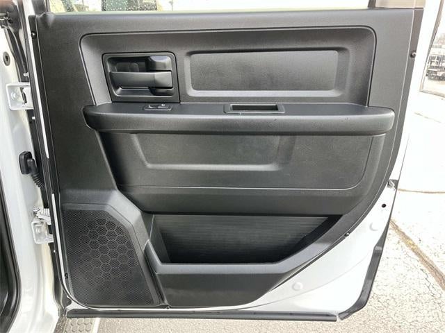 2018 RAM 3500 Chassis Cab Tradesman 4WD Crew Cab 60" CA 172.4" WB