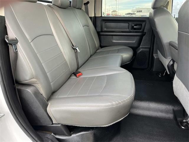 2018 RAM 3500 Chassis Cab Tradesman 4WD Crew Cab 60" CA 172.4" WB