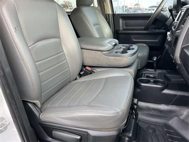 2018 RAM 3500 Chassis Cab Tradesman 4WD Crew Cab 60" CA 172.4" WB