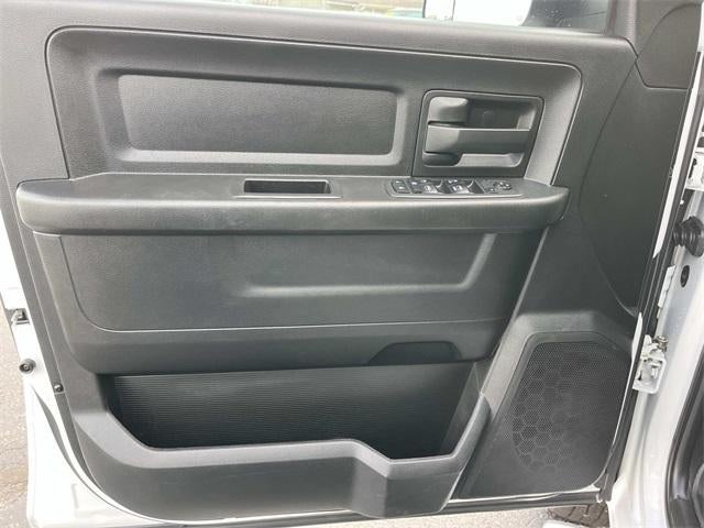 2018 RAM 3500 Chassis Cab Tradesman 4WD Crew Cab 60" CA 172.4" WB