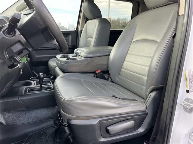 2018 RAM 3500 Chassis Cab Tradesman 4WD Crew Cab 60" CA 172.4" WB