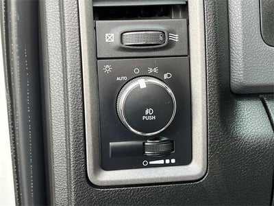 2018 RAM 3500 Chassis Cab Tradesman 4WD Crew Cab 60" CA 172.4" WB