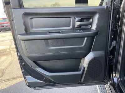 2024 RAM 3500 Chassis Cab Tradesman 4WD Crew Cab 60" CA 172.4" WB