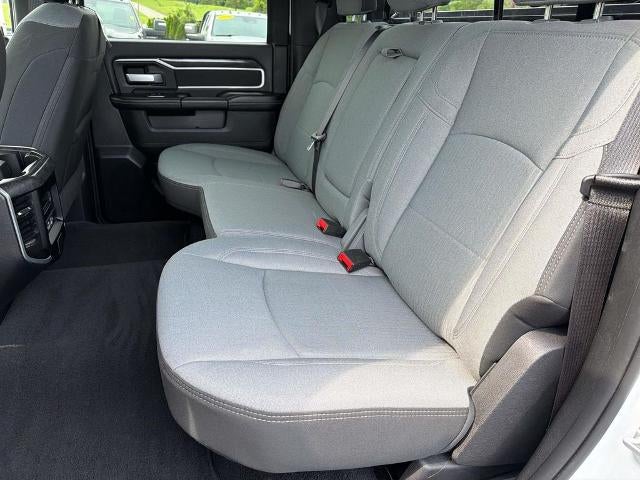 2024 RAM 3500 Chassis Cab SLT 4WD Crew Cab 60" CA 172.4" WB