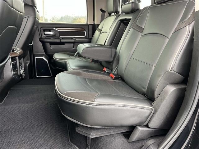 2024 RAM 3500 Chassis Cab Laramie 4WD Crew Cab 60" CA 172.4" WB