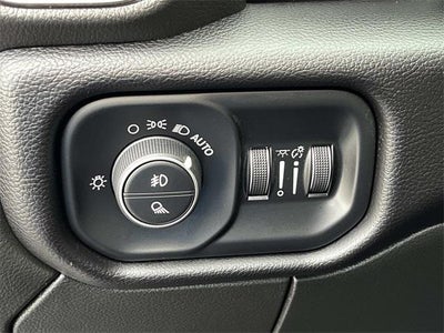 2024 RAM 3500 Chassis Cab Laramie 4WD Crew Cab 60" CA 172.4" WB