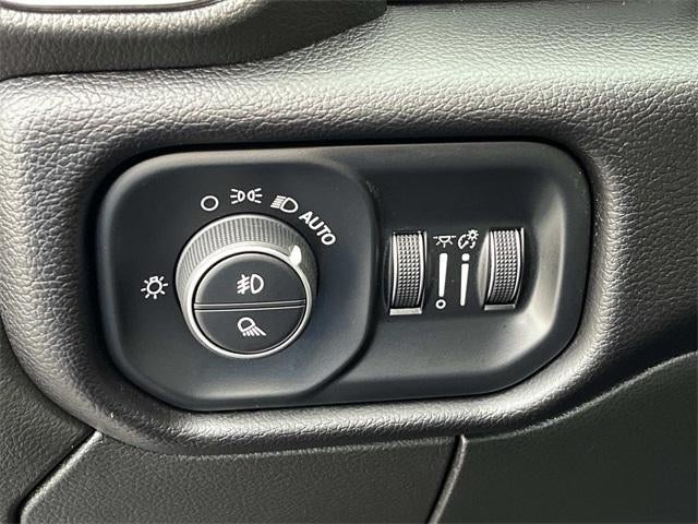 2024 RAM 3500 Chassis Cab Laramie 4WD Crew Cab 60" CA 172.4" WB