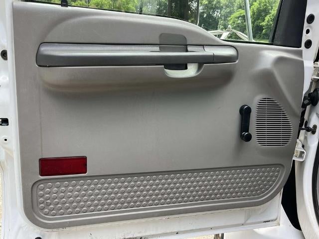 2001 Ford Super Duty F-650 Base