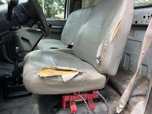 2001 Ford Super Duty F-650 Base