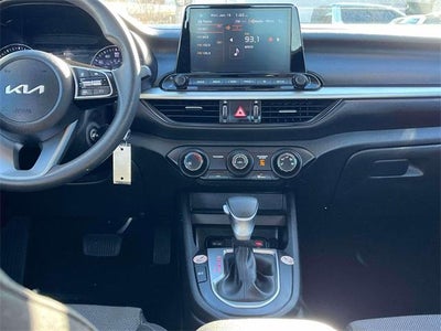 2024 Kia Forte LXS IVT