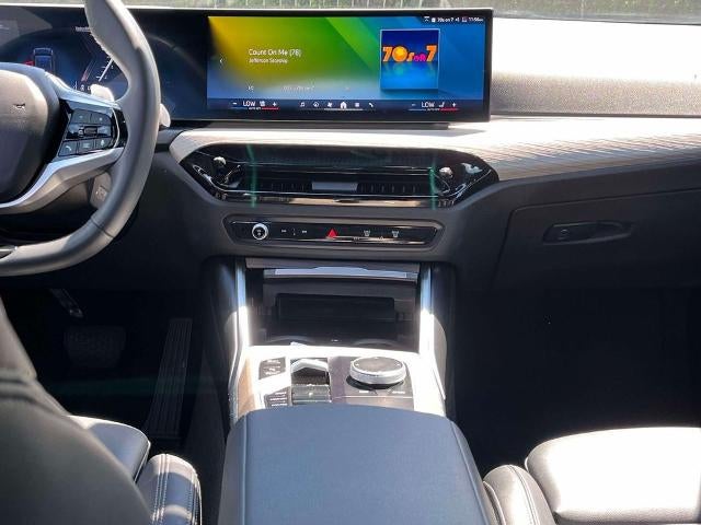 2025 BMW 330i Sedan