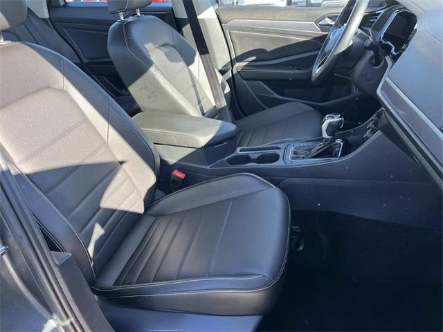 2024 Volkswagen Jetta SE Auto