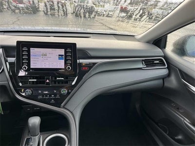 2024 Toyota Camry LE Auto (SE)