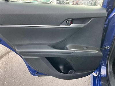 2024 Toyota Camry LE Auto (SE)