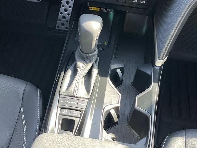 2025 Toyota Camry SE (SE)