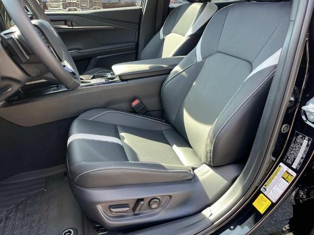 2025 Toyota Camry SE (SE)