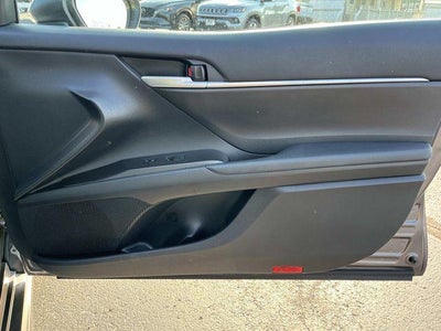 2024 Toyota Camry SE Auto (SE)