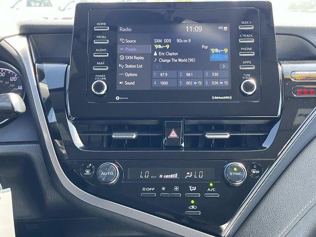 2024 Toyota Camry SE Auto (SE)