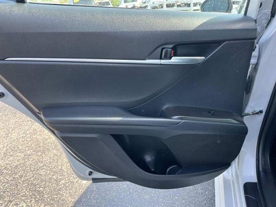 2024 Toyota Camry SE Auto (SE)