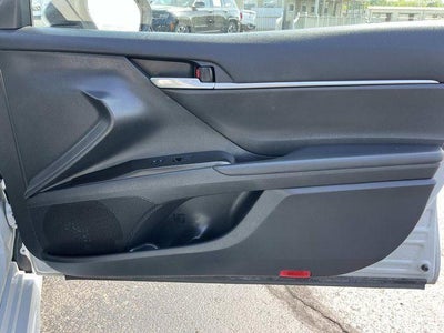 2024 Toyota Camry SE Auto (SE)