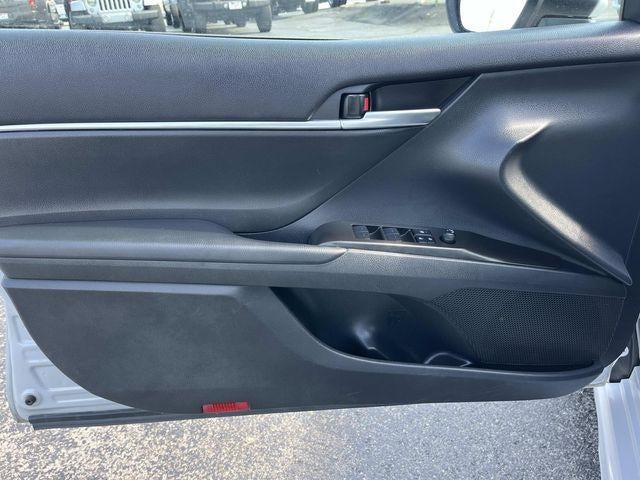 2024 Toyota Camry SE Auto (SE)