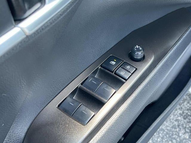 2024 Toyota Camry SE Auto (SE)