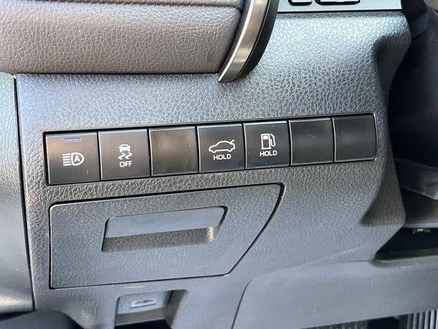2024 Toyota Camry SE Auto (SE)