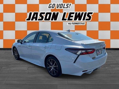 2024 Toyota Camry SE Auto (SE)