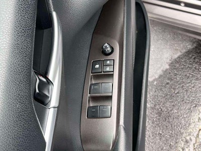 2024 Toyota Camry SE Auto (SE)