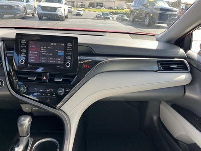 2024 Toyota Camry SE Auto (SE)